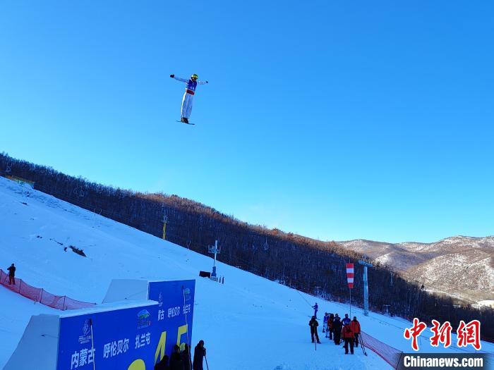 齐广璞获全国自由式滑雪空中技巧锦标赛男子公开赛冠军