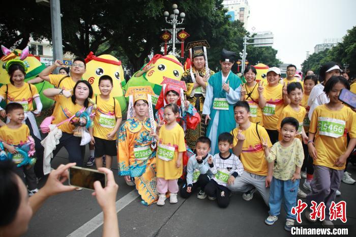 海内外1.4万名跑步爱好者在肇庆感受春日浪漫