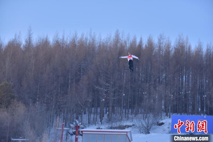 全国自由式滑雪空中技巧锦标赛在阿尔山开赛